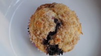 Streusel-Topped Blueberry Muffins